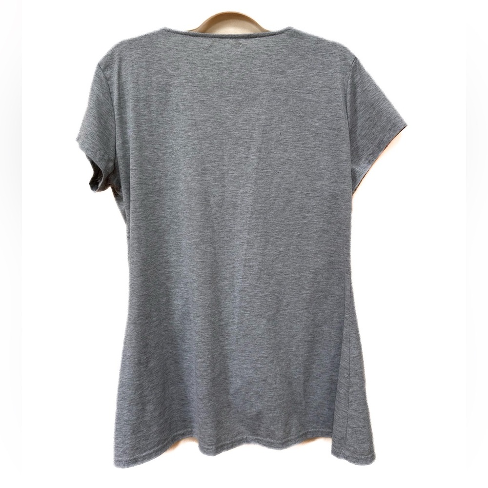 Gray Knit V Neck Short Sleeve Empire Waist Rosette Detail Top - Picture 4 of 7
